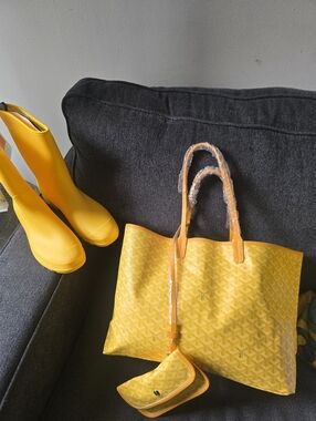 Go-to Yard Chevron Mustang Yellow Spring pop Large Work Shopper Tote